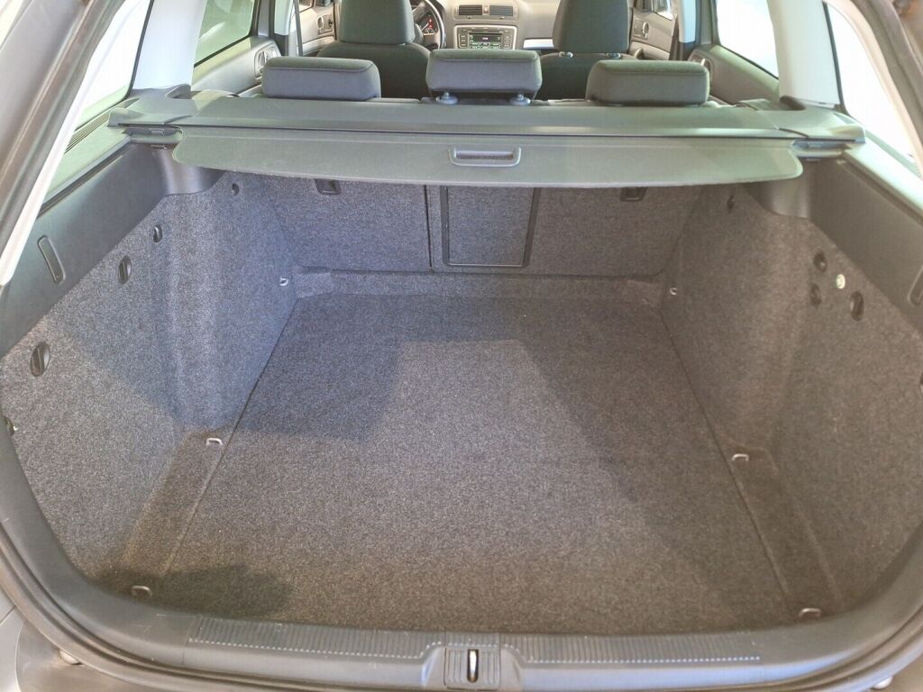 Skoda Octavia 2011 Ruskea (beige)