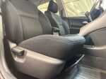 Toyota Auris 2011 Punainen
