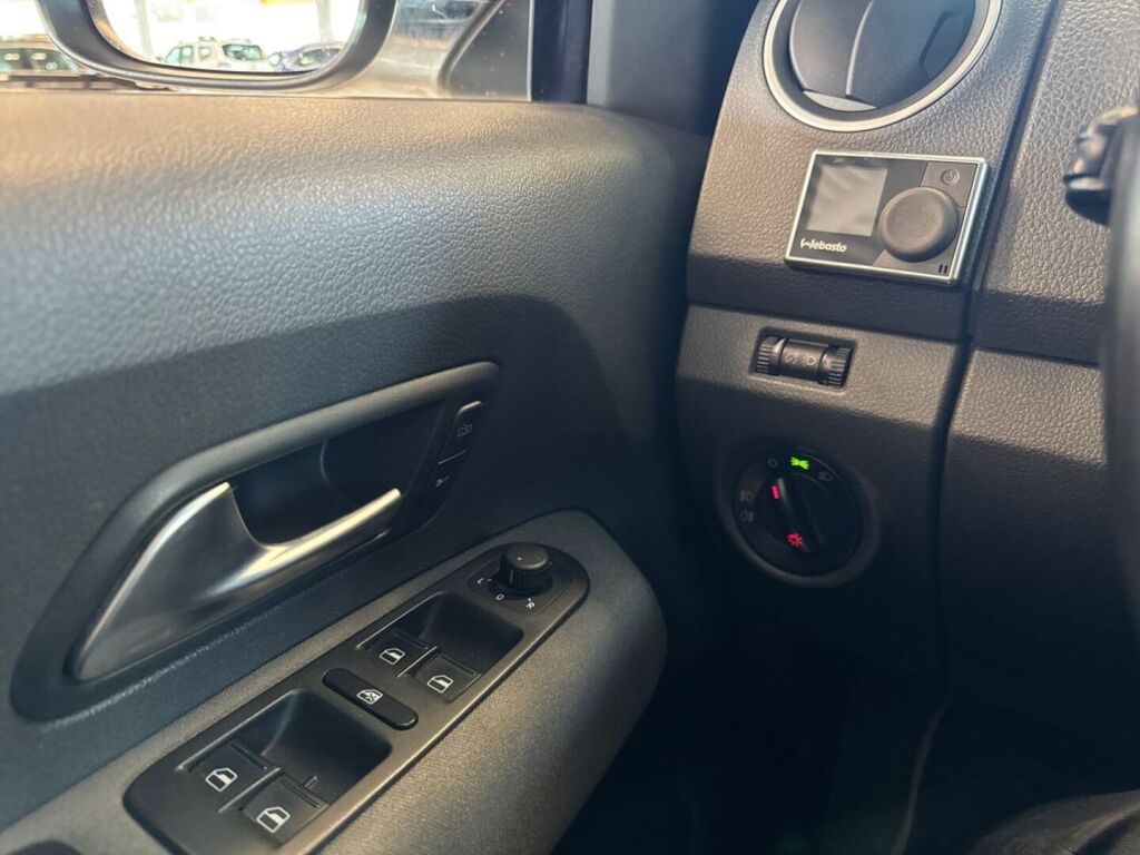 Volkswagen Amarok 2011 Ruskea (beige)