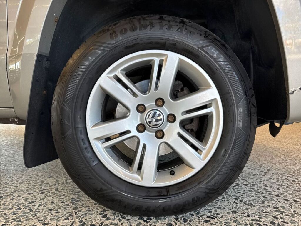 Volkswagen Amarok 2011 Ruskea (beige)
