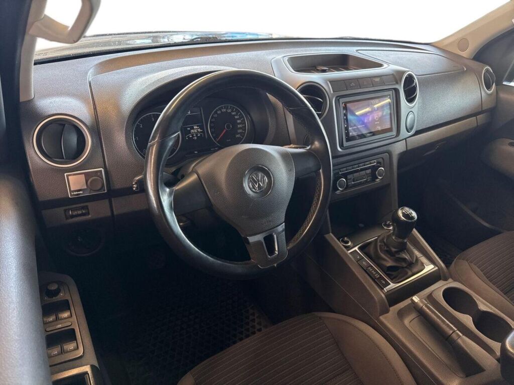 Volkswagen Amarok 2011 Ruskea (beige)