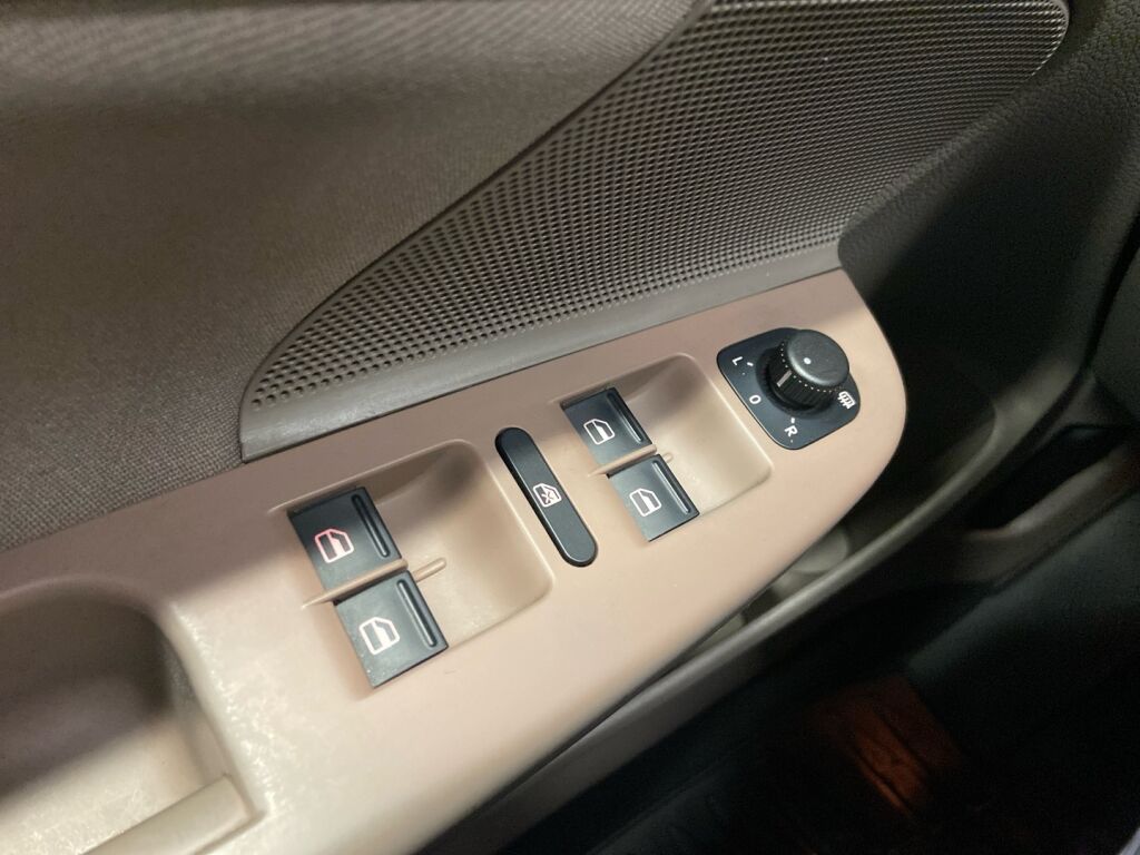 Volkswagen Golf 2011 Hopea