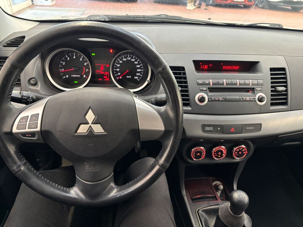 Mitsubishi Lancer 2011 Ruskea (beige)