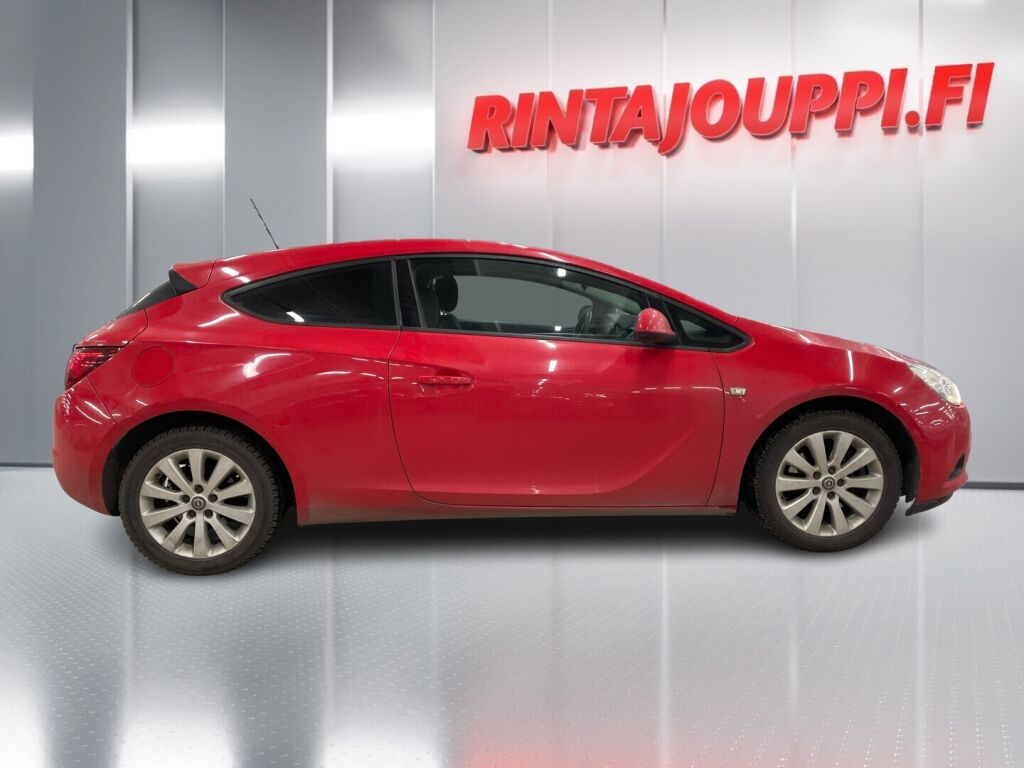 Opel Astra 2012 Punainen