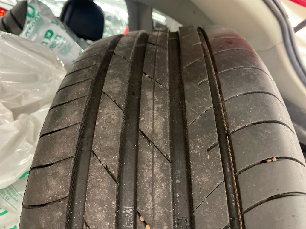 Opel Astra 2012 Punainen