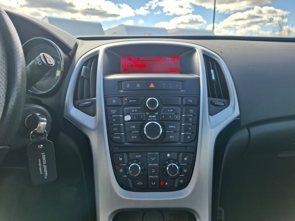 Opel Astra 2012 Hopea