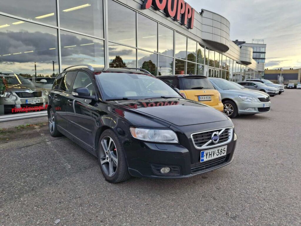 Volvo V50 2012 Musta