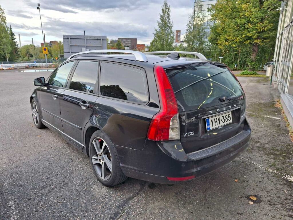 Volvo V50 2012 Musta