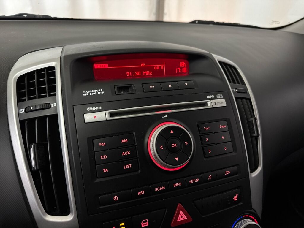 Kia Ceed 2012 Ruskea (beige)