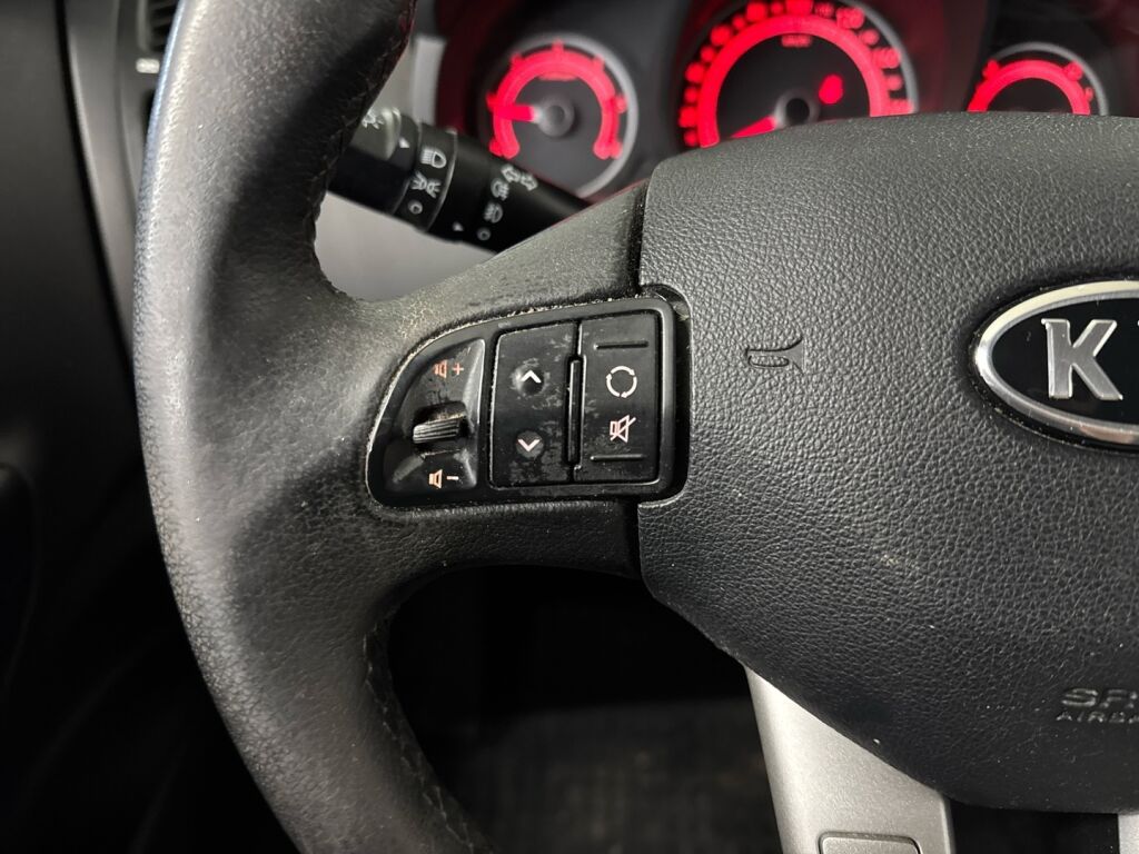 Kia Ceed 2012 Ruskea (beige)