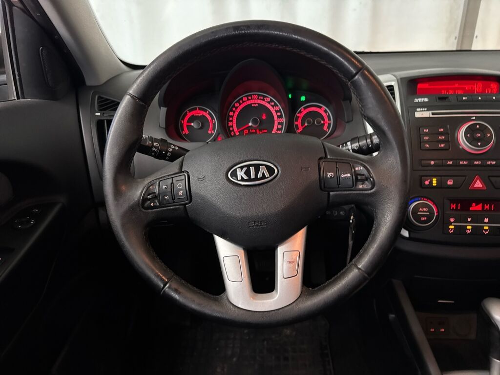 Kia Ceed 2012 Ruskea (beige)