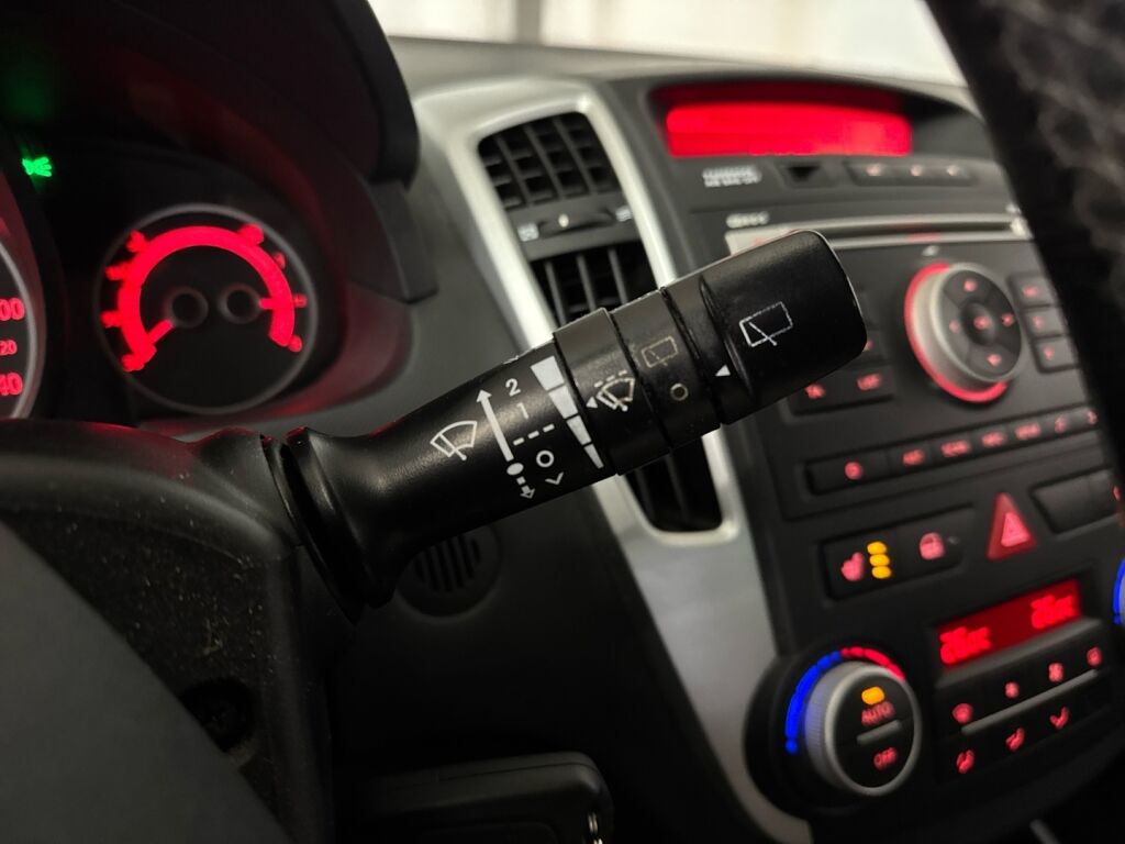 Kia Ceed 2012 Ruskea (beige)