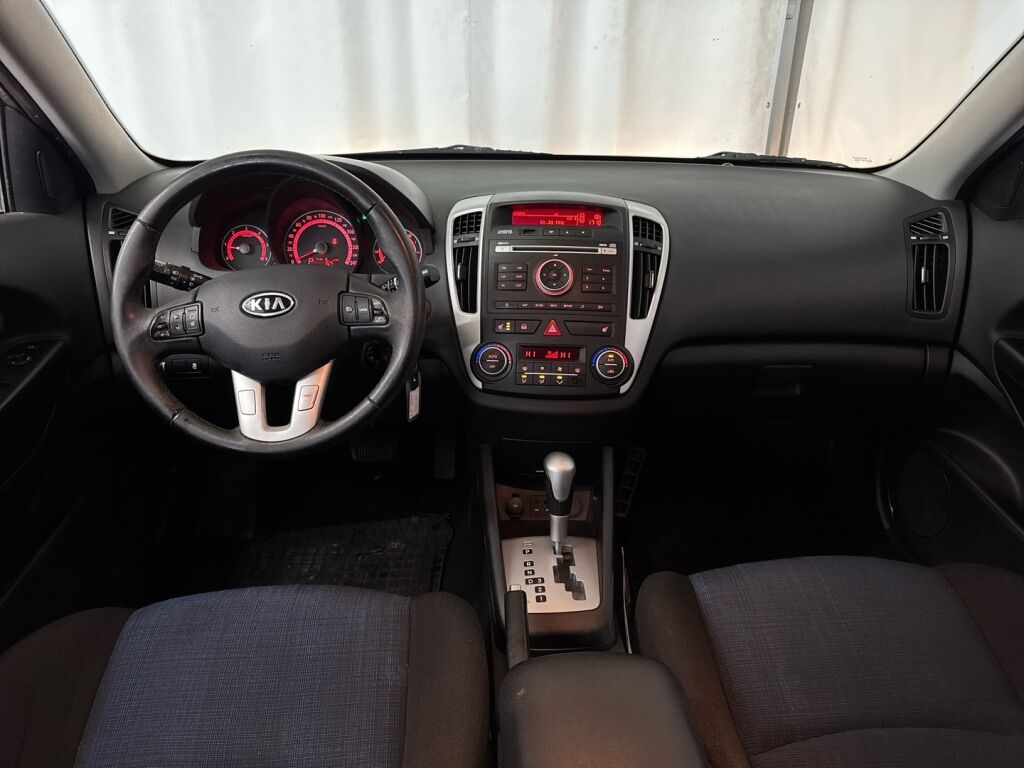 Kia Ceed 2012 Ruskea (beige)
