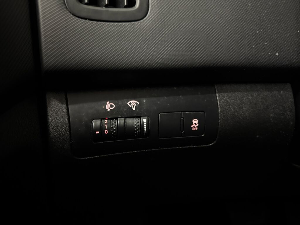 Kia Ceed 2012 Ruskea (beige)