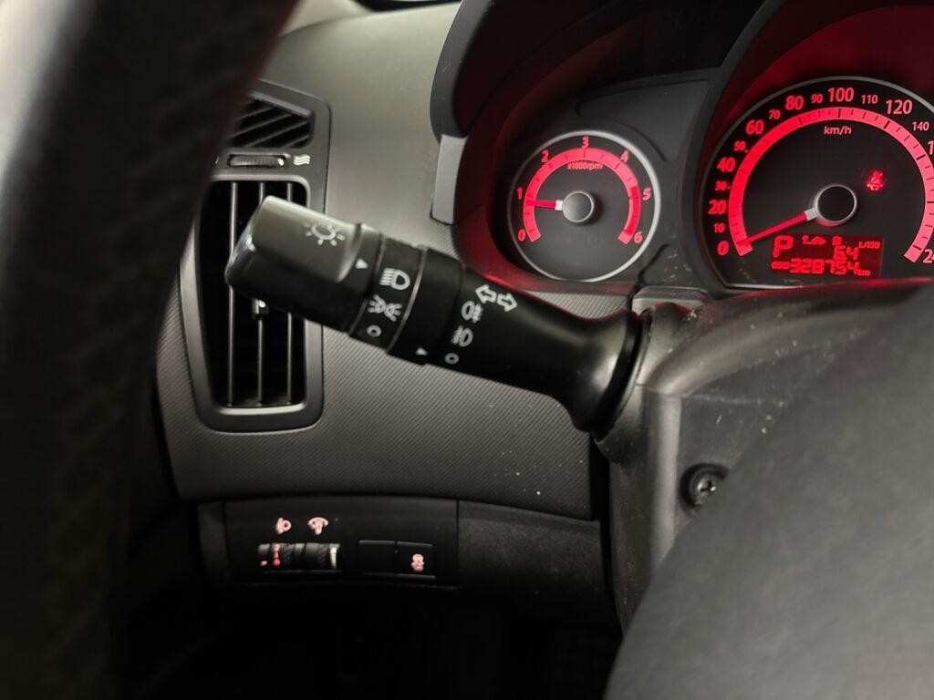 Kia Ceed 2012 Ruskea (beige)