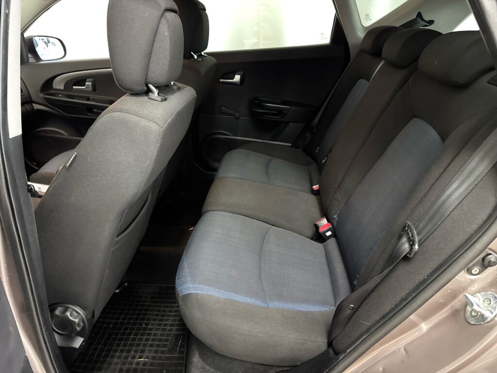 Kia Ceed 2012 Ruskea (beige)