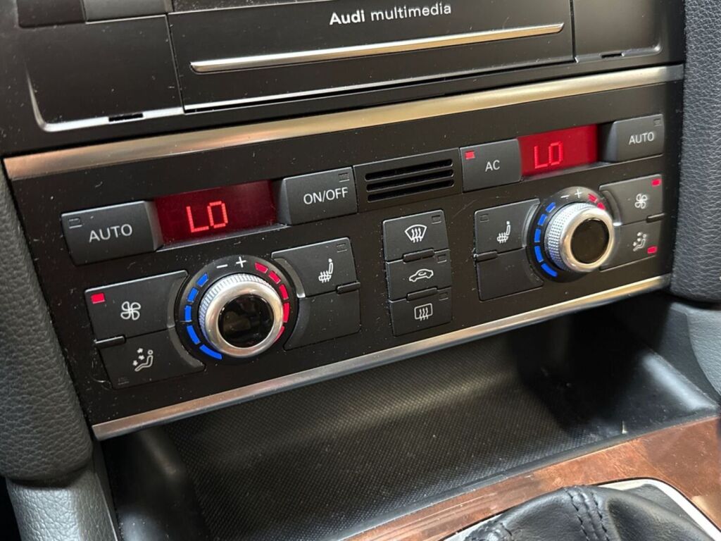 Audi Q7 2012 Valkoinen