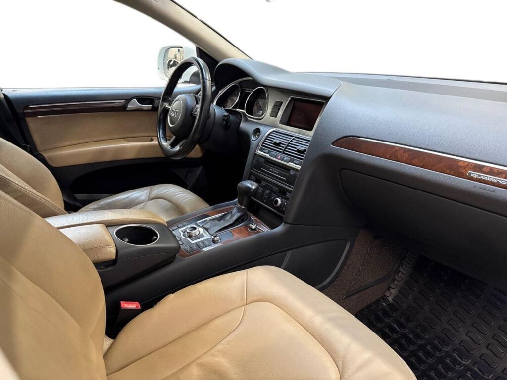 Audi Q7 2012 Valkoinen