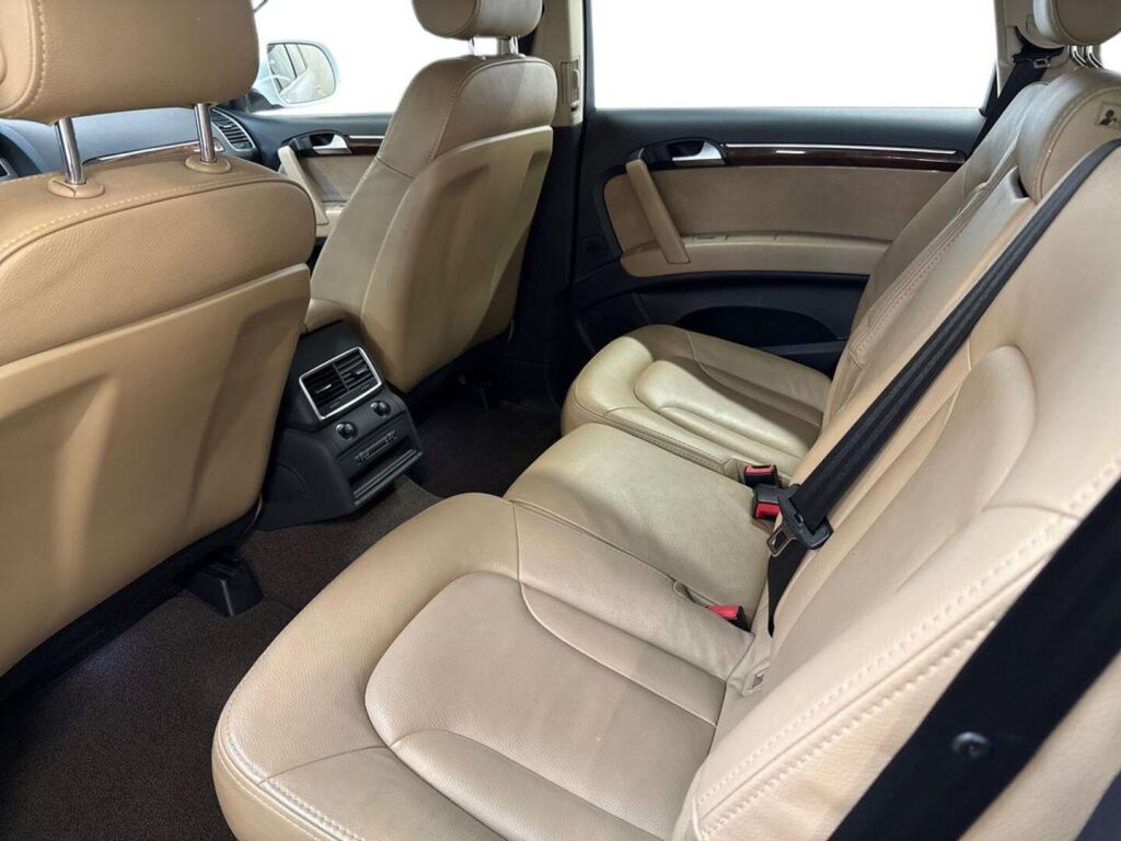 Audi Q7 2012 Valkoinen