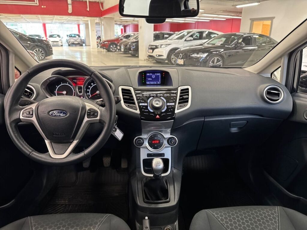 Ford Fiesta 2012 Musta