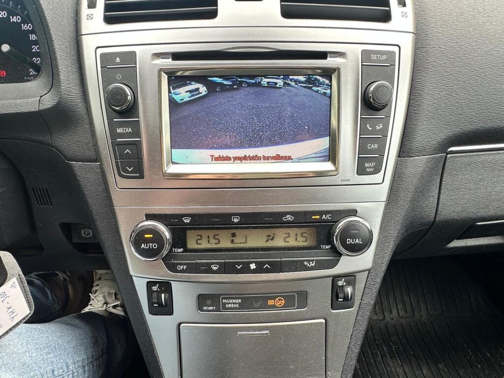 Toyota Avensis 2012 Hopea