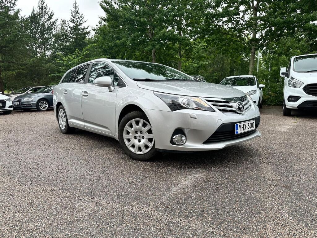 Toyota Avensis 2012 Hopea