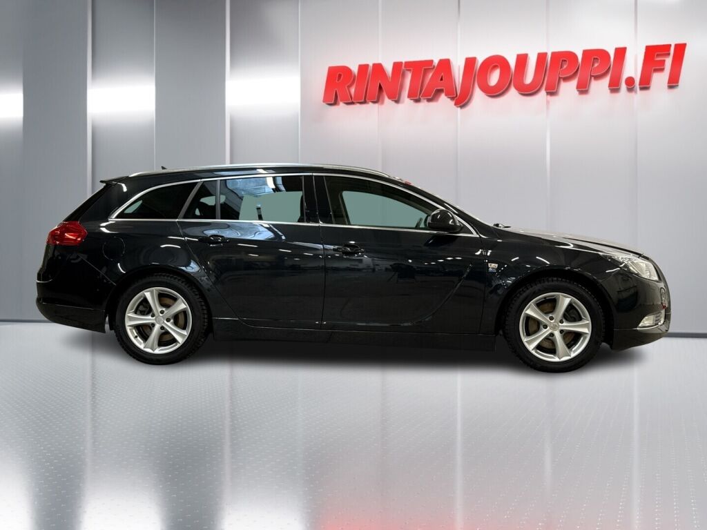 Opel Insignia 2012 Musta