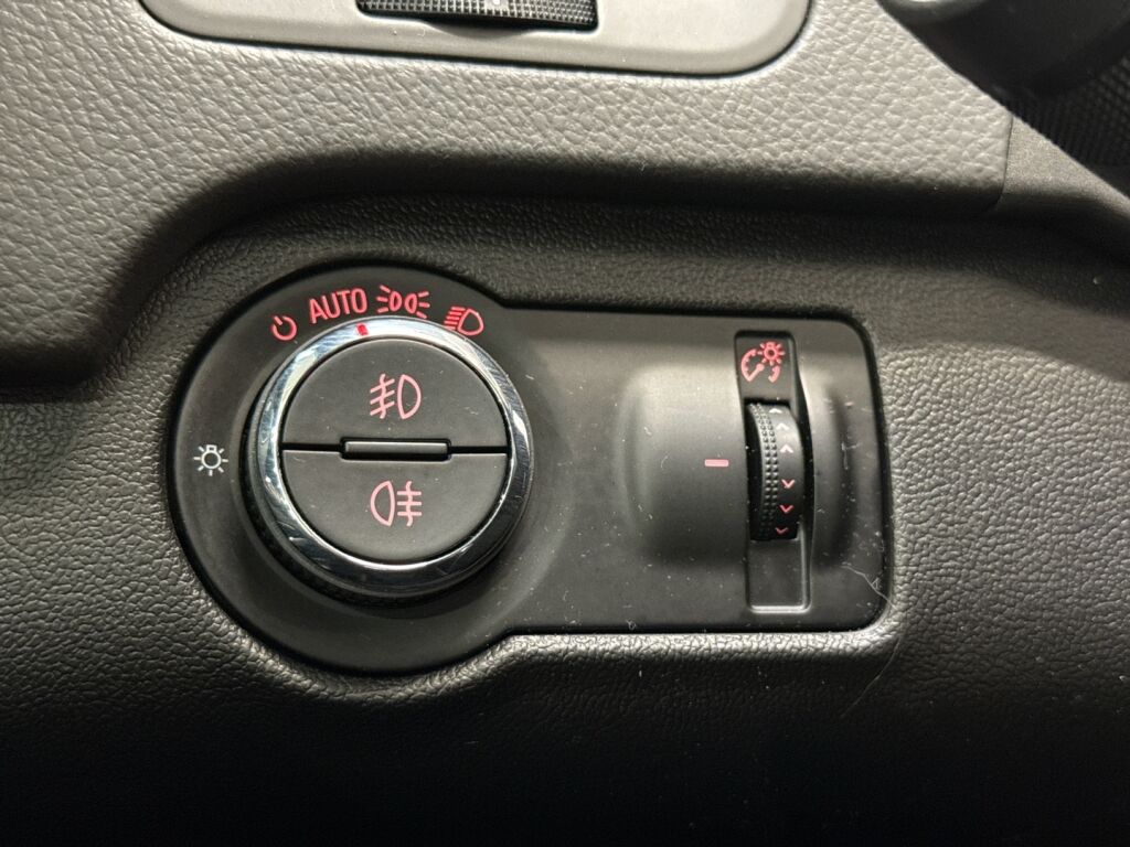 Opel Insignia 2012 Musta