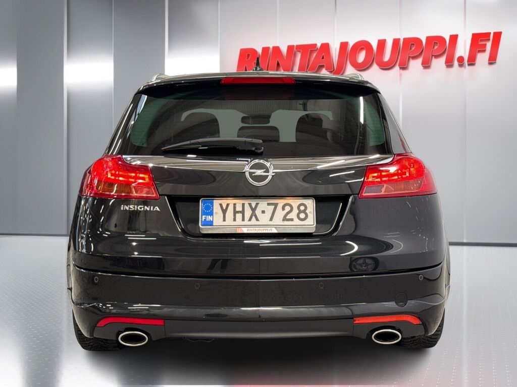 Opel Insignia 2012 Musta