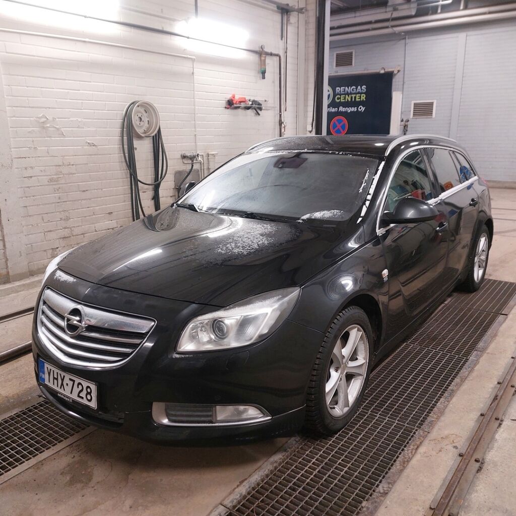 Opel Insignia 2012 Musta