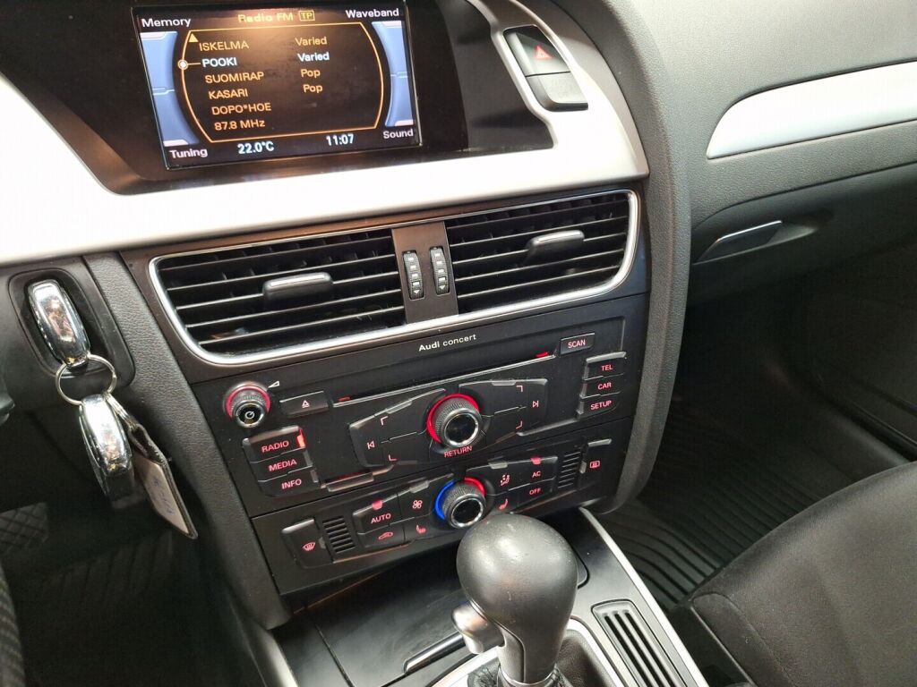 Audi A4 2012 Ruskea (beige)