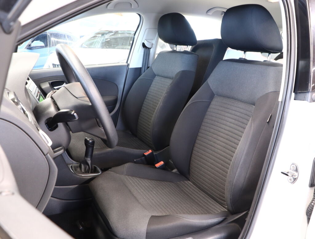 Volkswagen Polo 2012 Valkoinen