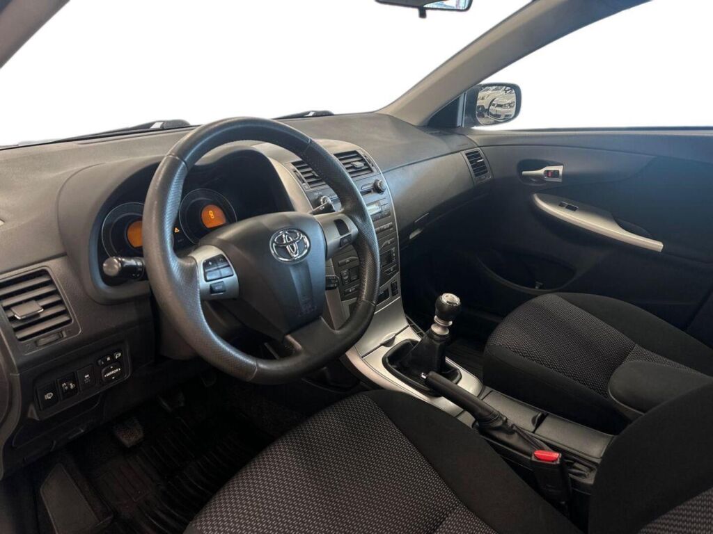 Toyota Corolla 2012 Hopea