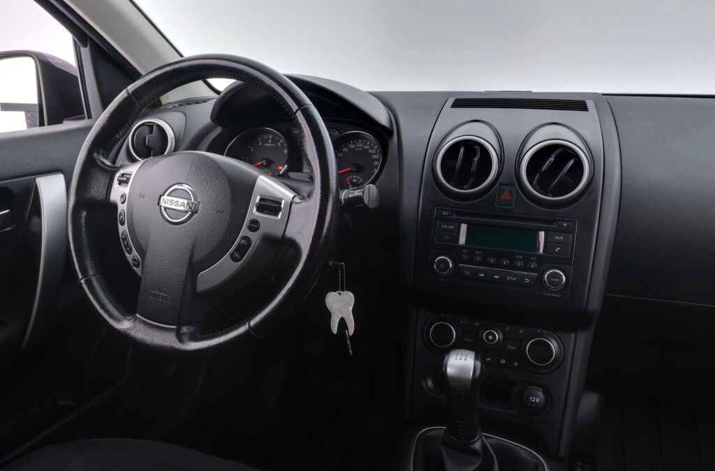 Nissan Qashqai 2012 Musta