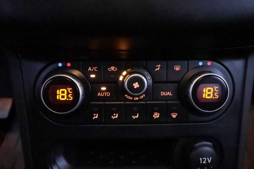 Nissan Qashqai 2012 Musta