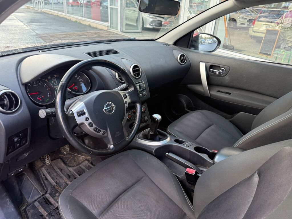 Nissan Qashqai+2 2013 Punainen
