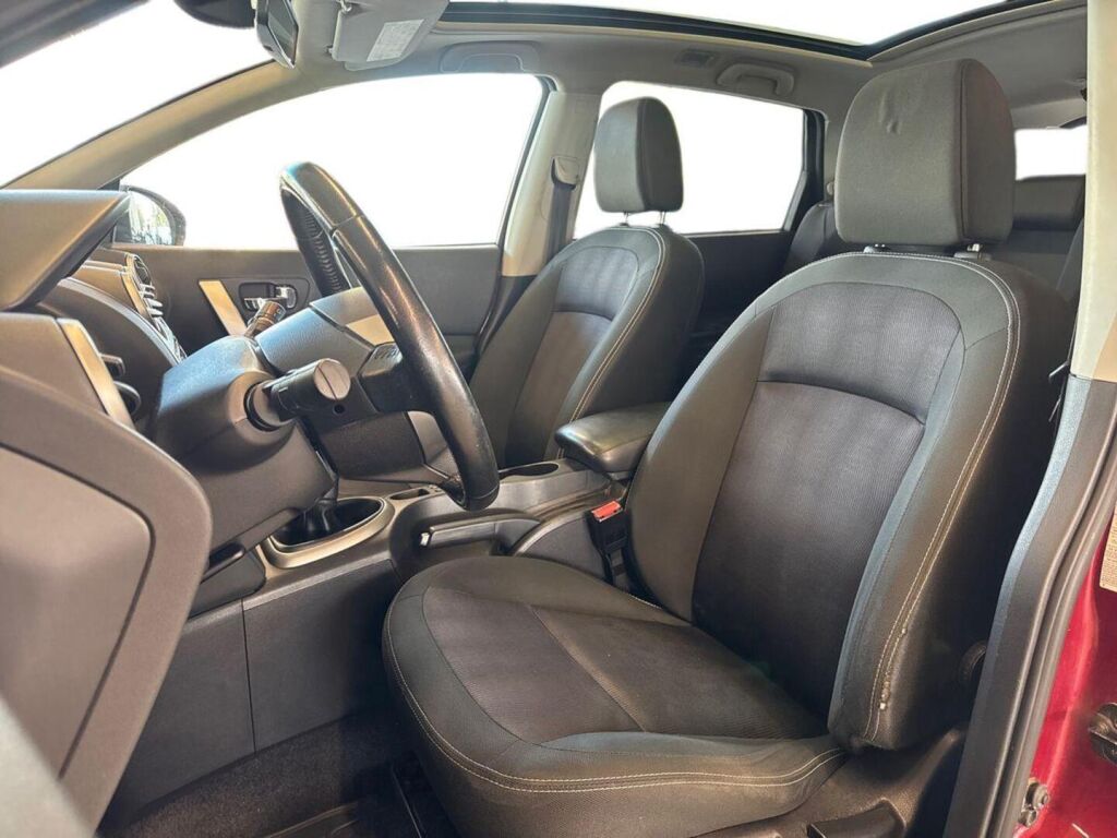 Nissan Qashqai+2 2013 Punainen