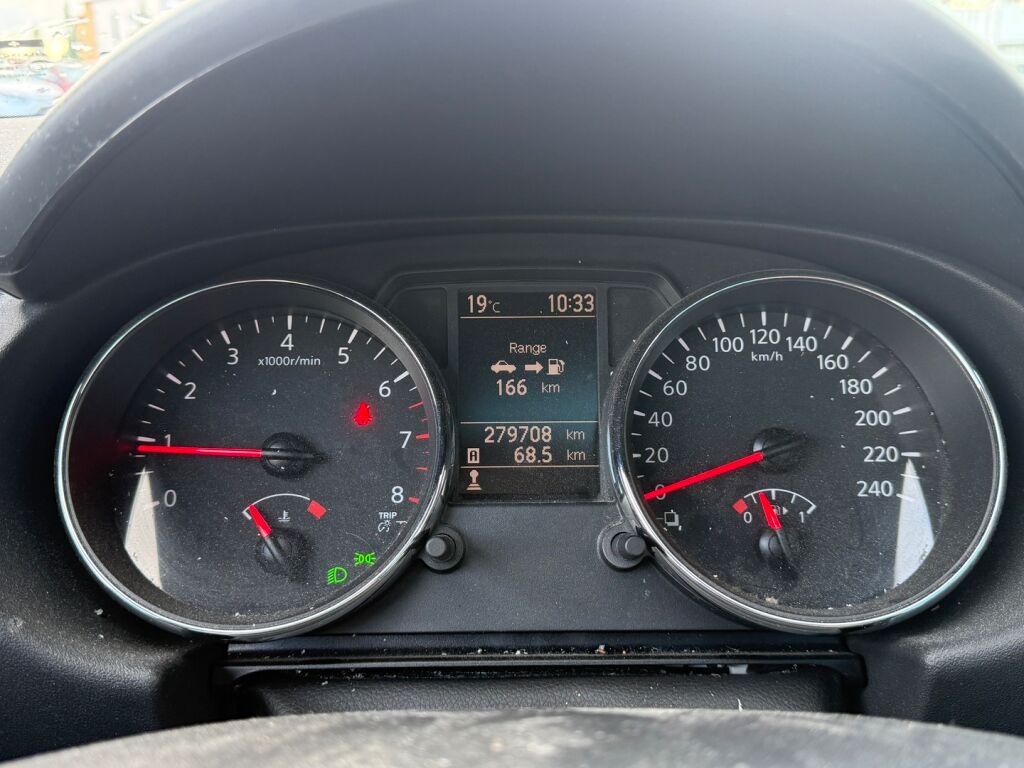 Nissan Qashqai+2 2013 Punainen
