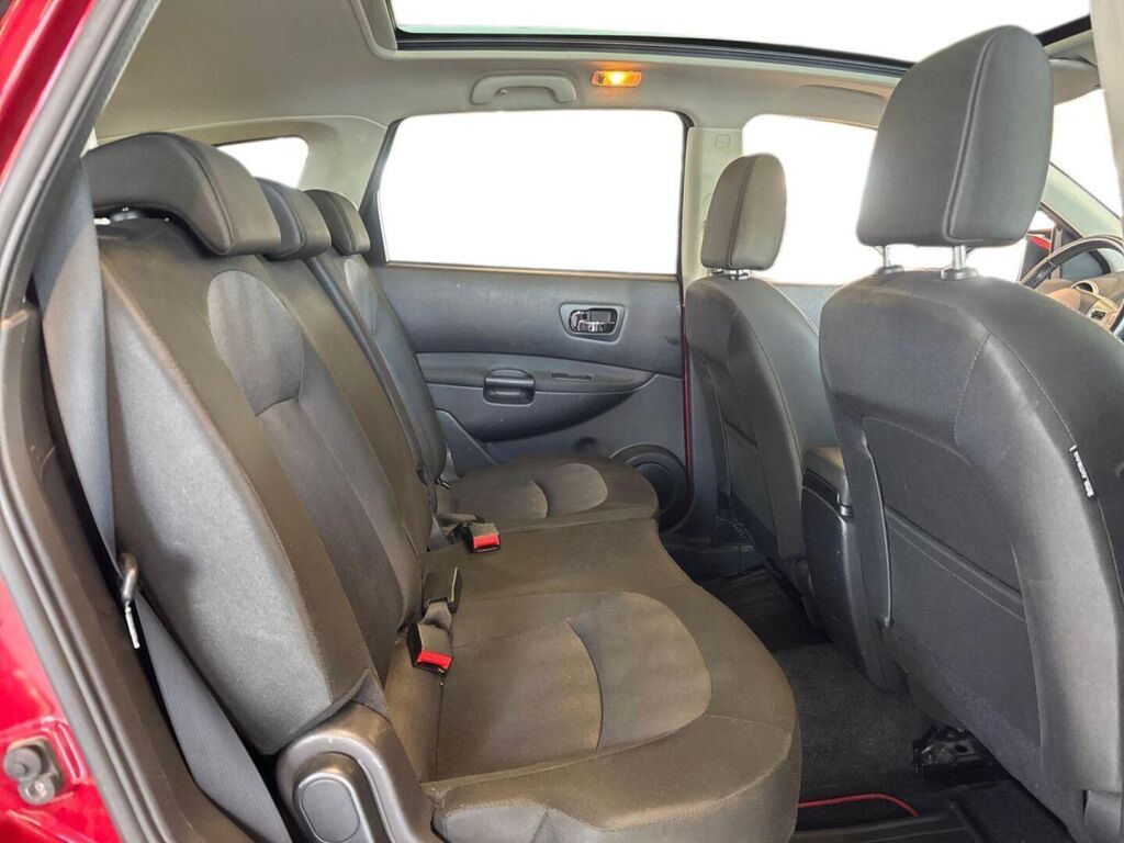 Nissan Qashqai+2 2013 Punainen