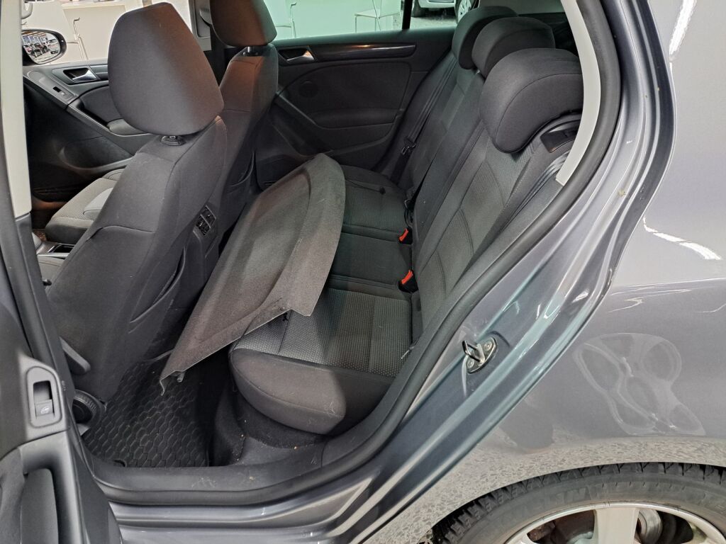 Volkswagen Golf 2012 Harmaa