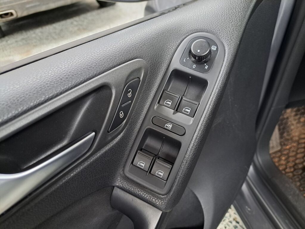 Volkswagen Golf 2012 Harmaa