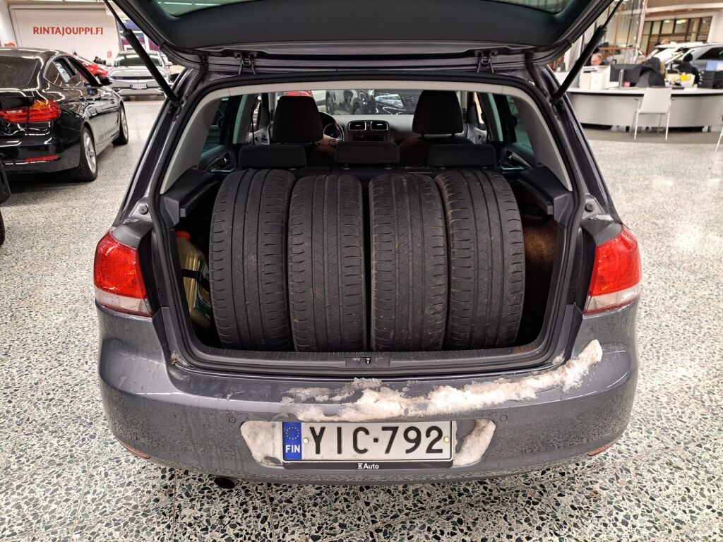 Volkswagen Golf 2012 Harmaa