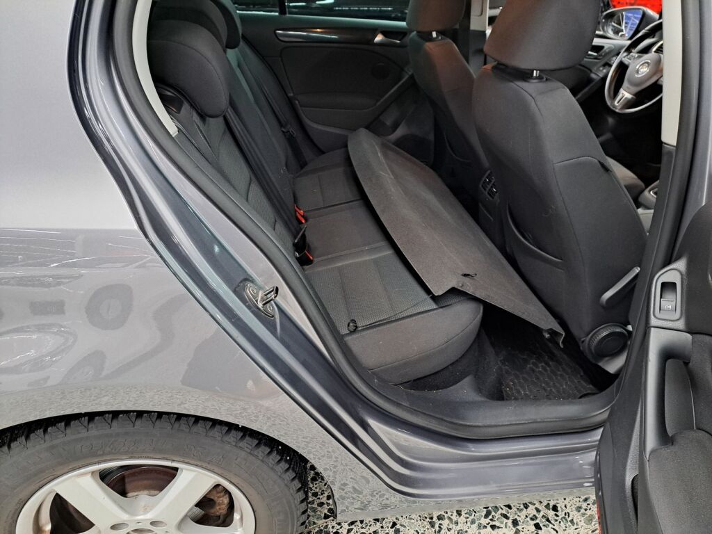 Volkswagen Golf 2012 Harmaa