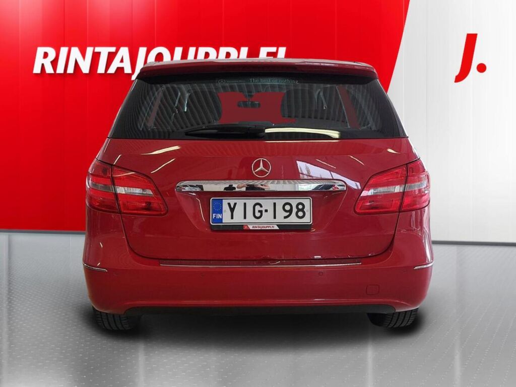 Mercedes-Benz B 2013 Punainen