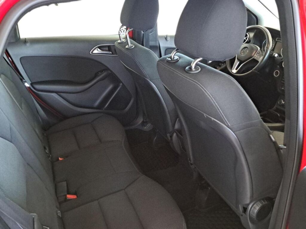 Mercedes-Benz B 2013 Punainen