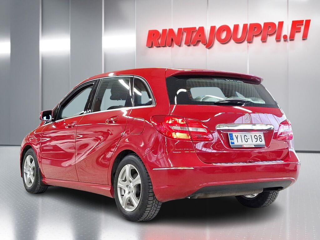 Mercedes-Benz B 2013 Punainen