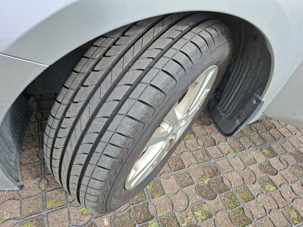 Kia Ceed 2013 Hopea