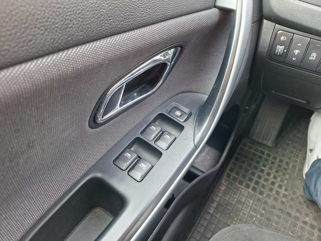 Kia Ceed 2013 Hopea
