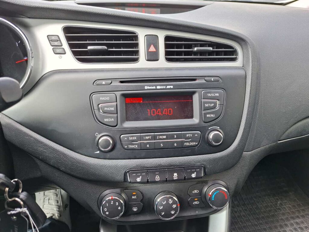 Kia Ceed 2013 Hopea