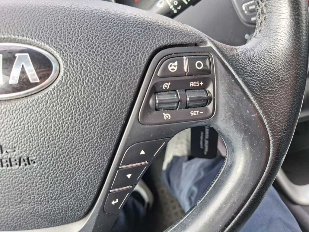 Kia Ceed 2013 Hopea